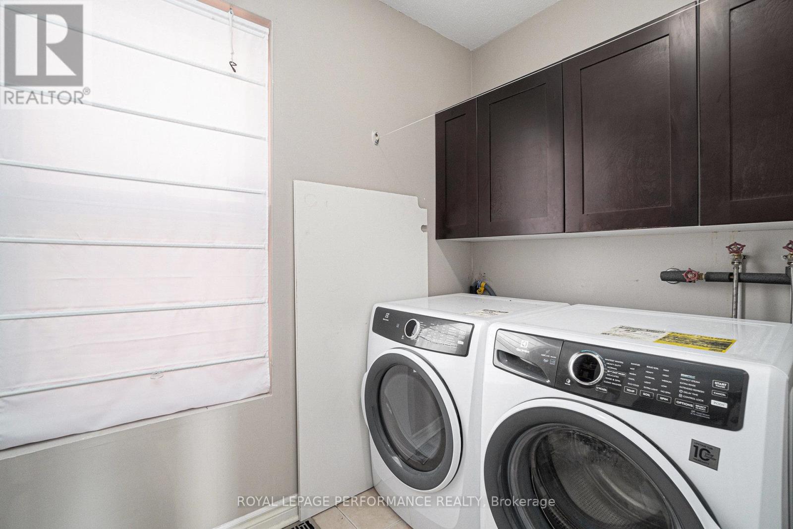 Photo 5 of 55 Argyle Avenue, Ottawa ON