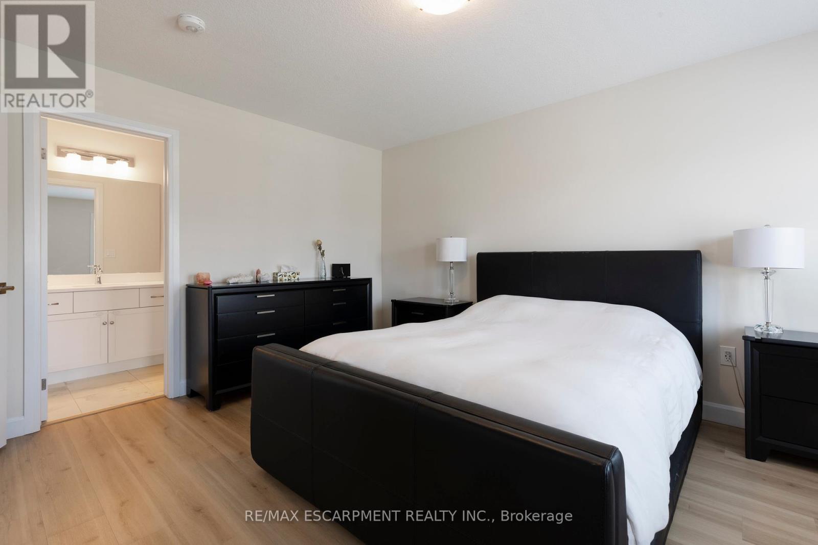 Single Family House for Sale in  SOUTHAM LANE Hamilton (Mountview) 