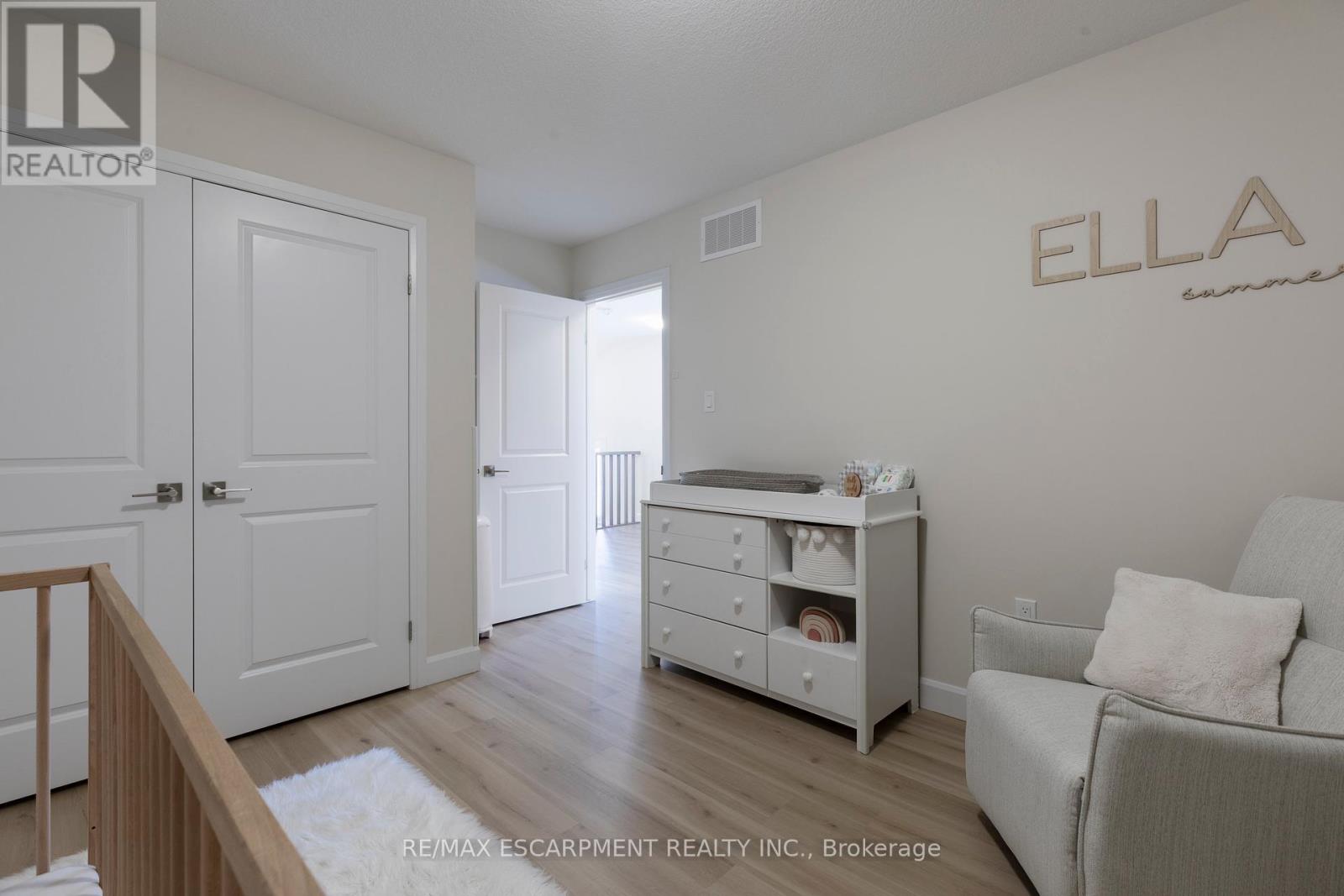 Single Family House for Sale in  SOUTHAM LANE Hamilton (Mountview) 