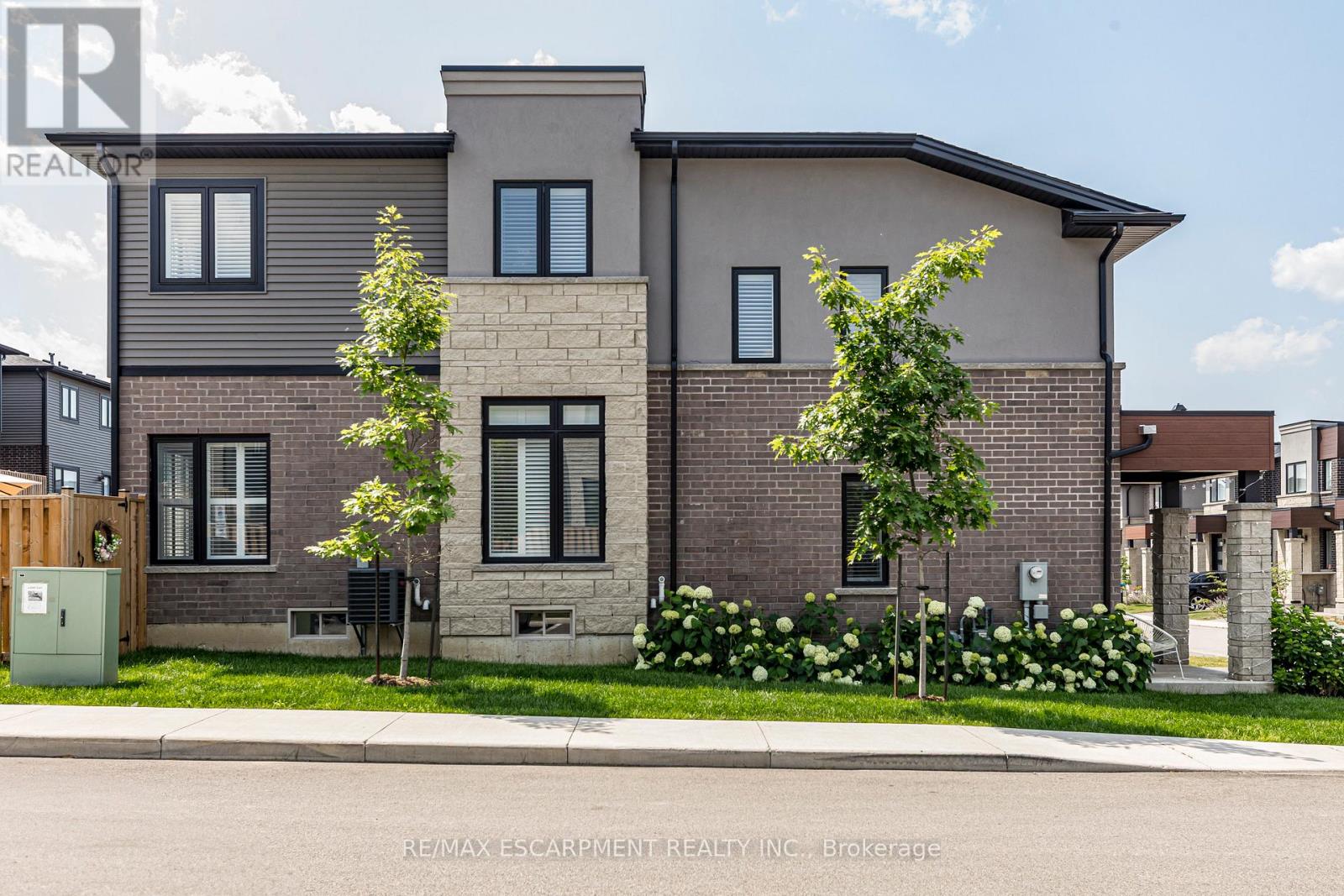 Single Family House for Sale in  SOUTHAM LANE Hamilton (Mountview) 