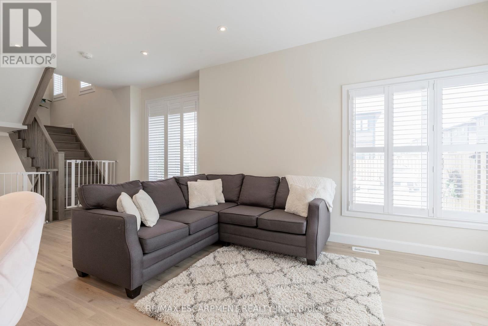 Single Family House for Sale in  SOUTHAM LANE Hamilton (Mountview) 