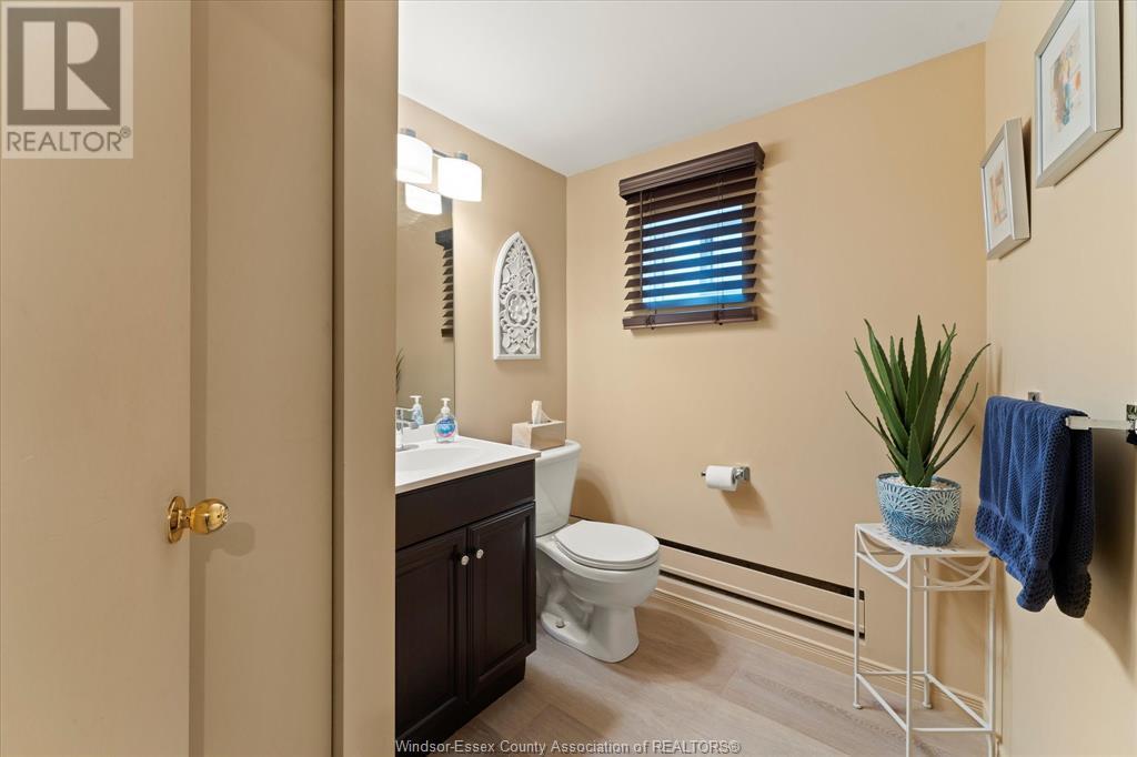 Photo 25 of 696 Old Tecumseh Road, Lakeshore ON
