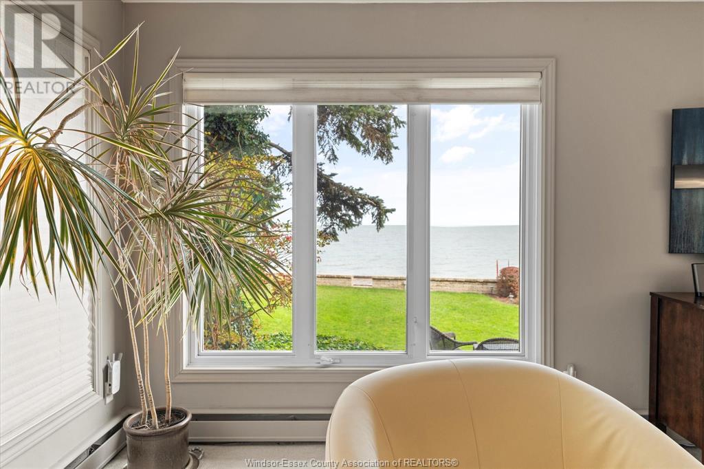 Photo 12 of 696 Old Tecumseh Road, Lakeshore ON
