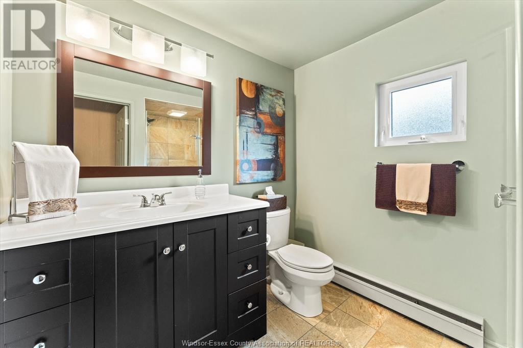 Photo 16 of 696 Old Tecumseh Road, Lakeshore ON