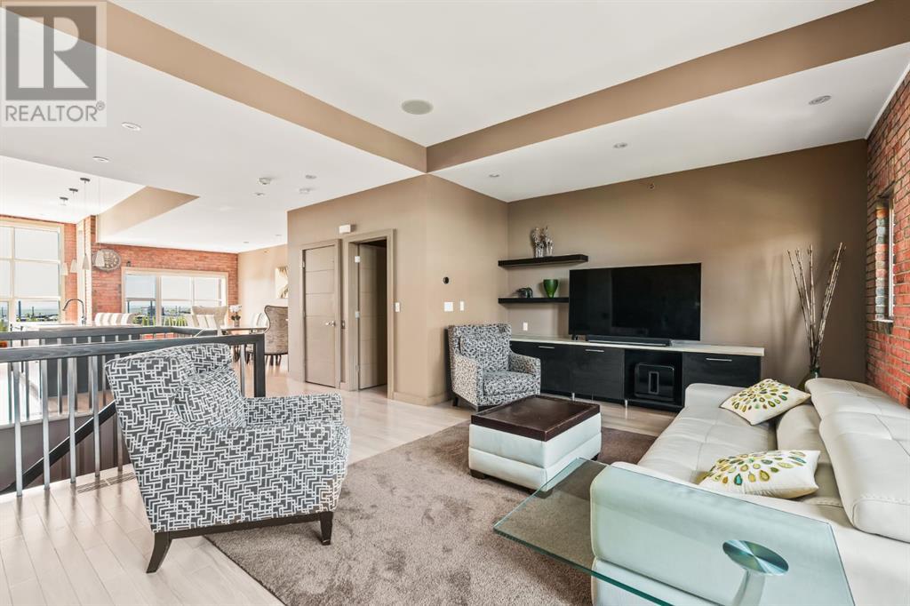 Single Family House for Sale in  Aspen Meadows Hill SW Aspen Woods Calgary 