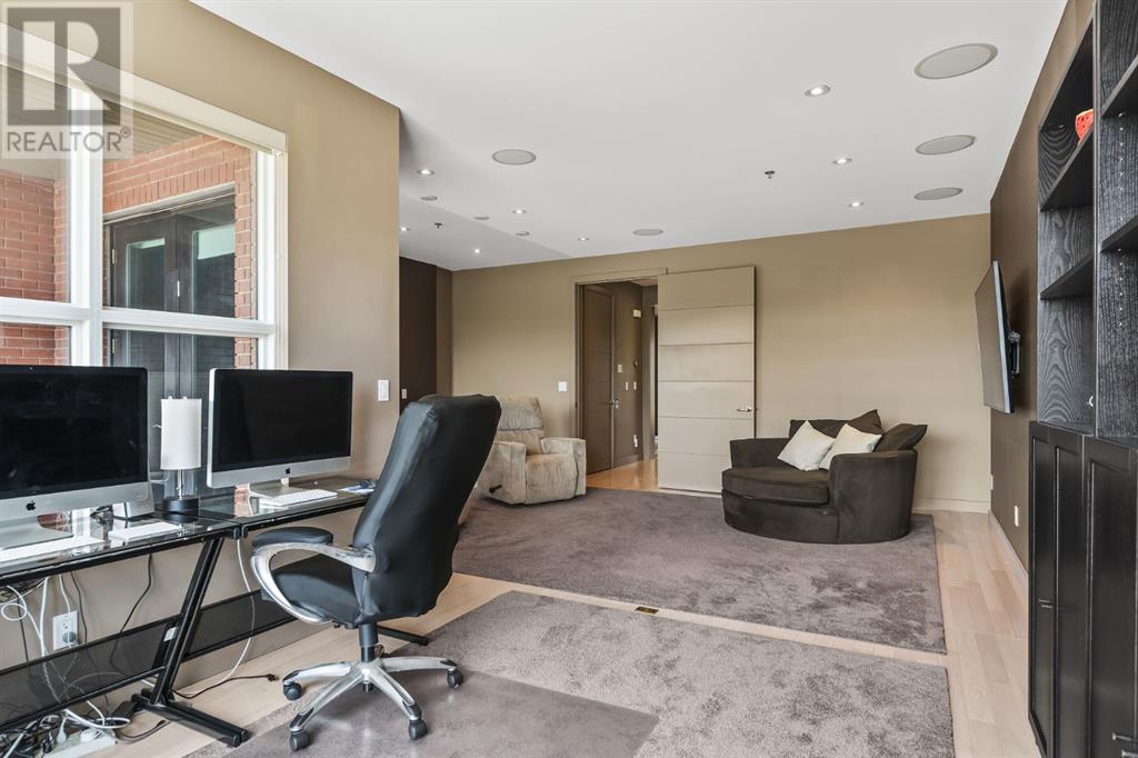 Single Family House for Sale in  Aspen Meadows Hill SW Aspen Woods Calgary 