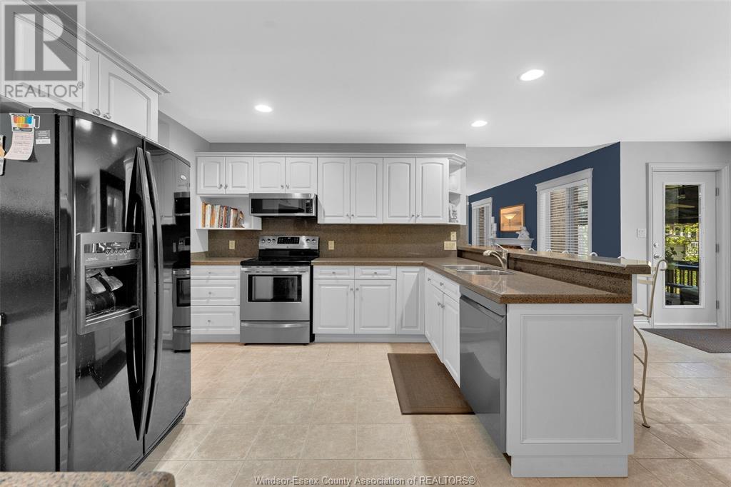 Photo 15 of 2220 Suzanne Street, Lasalle ON