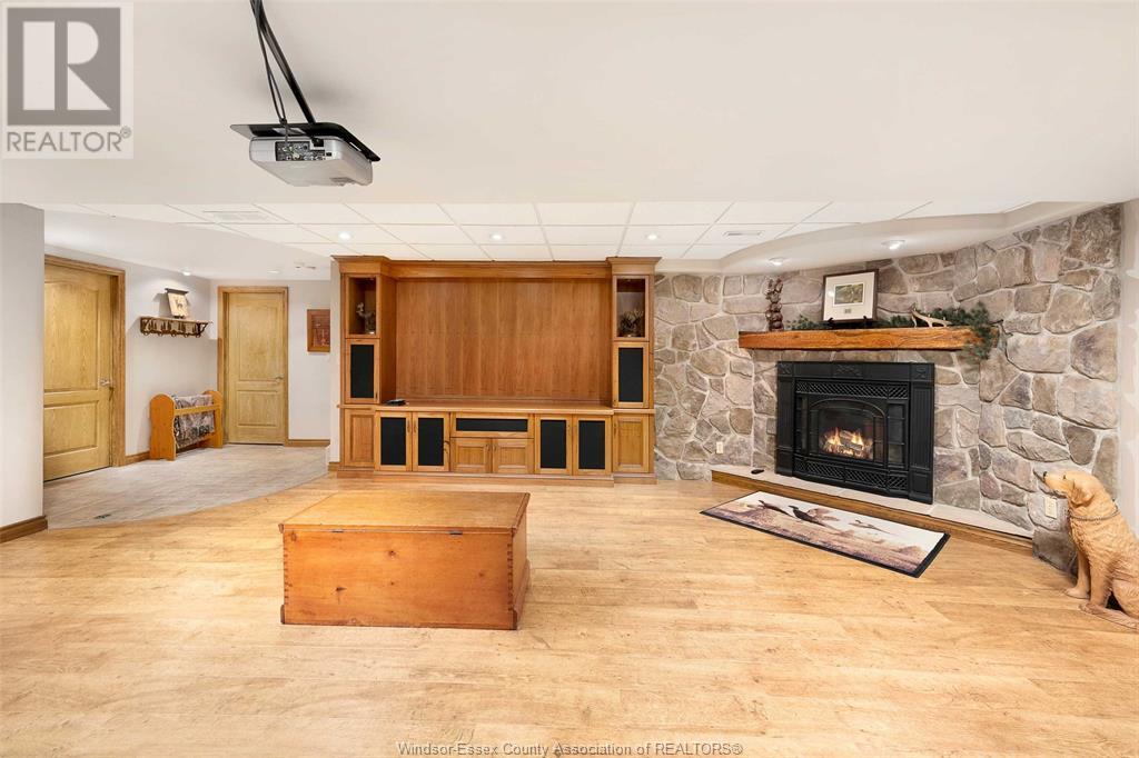 Photo 32 of 2220 Suzanne Street, Lasalle ON