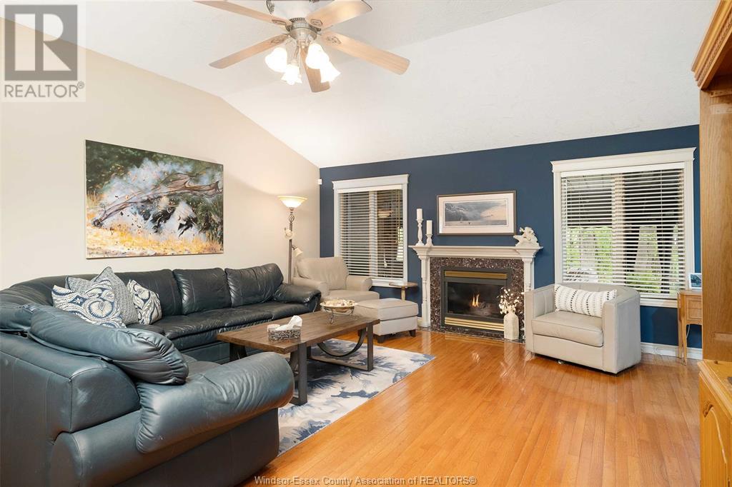 Photo 6 of 2220 Suzanne Street, Lasalle ON