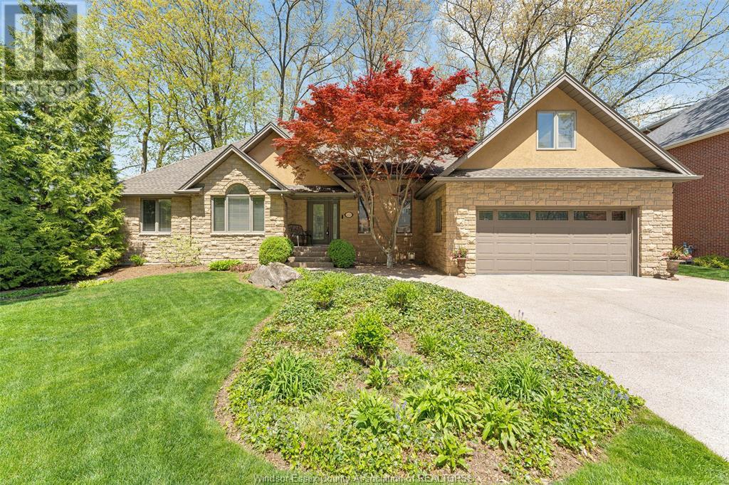 Photo 3 of 2220 Suzanne Street, Lasalle ON