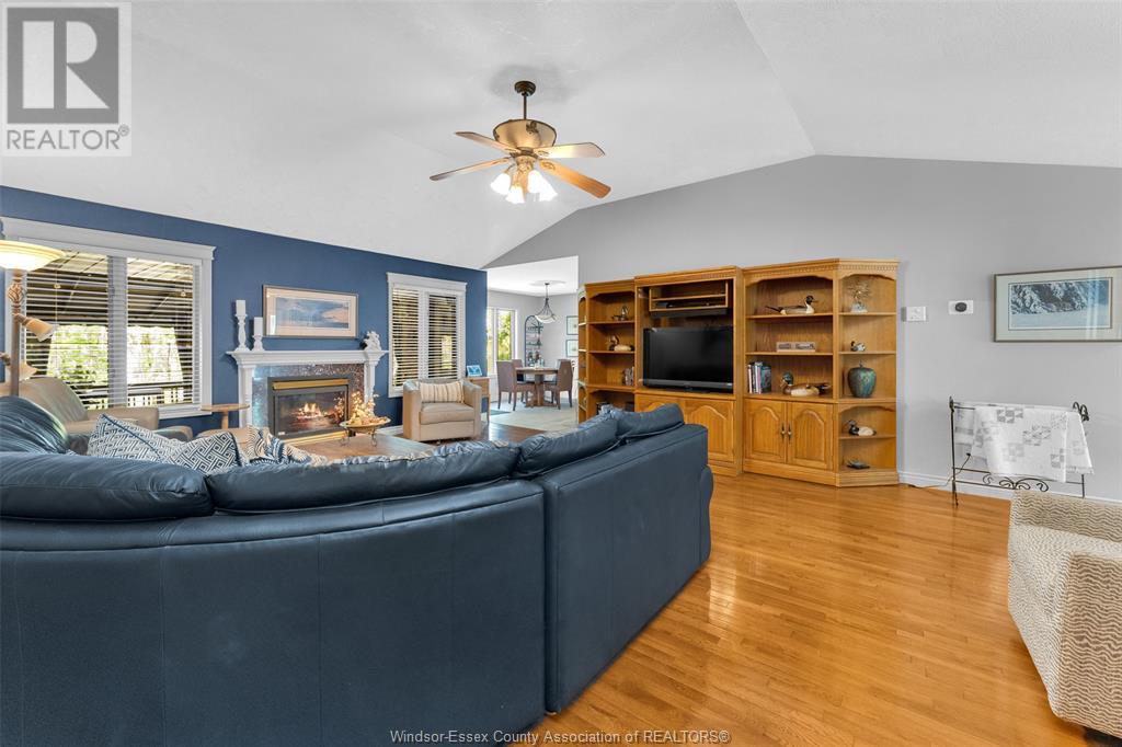 Photo 8 of 2220 Suzanne Street, Lasalle ON