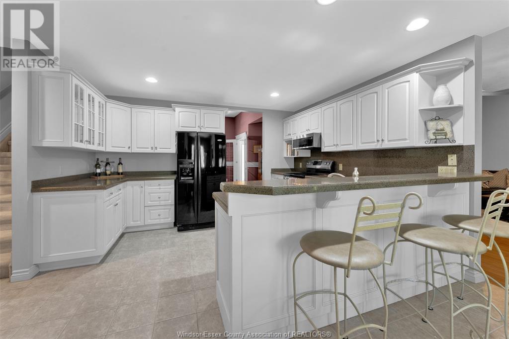 Photo 14 of 2220 Suzanne Street, Lasalle ON
