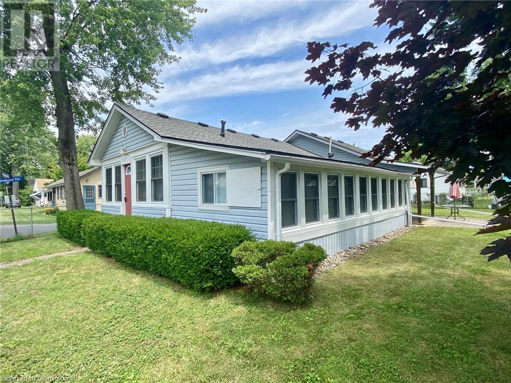 Photo 7 of 376 Oakwood Avenue, Crystal Beach ON
