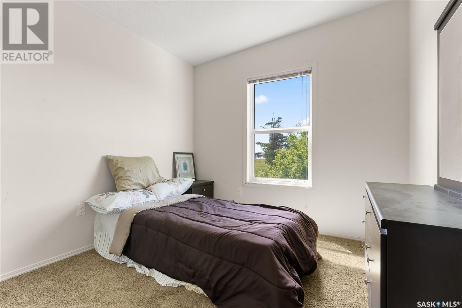 Photo 4 of 183 Chateau Crescent, Pilot Butte SK