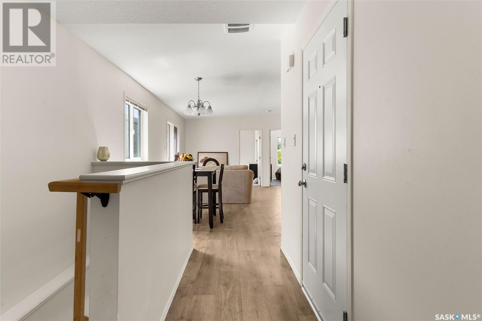 Photo 11 of 183 Chateau Crescent, Pilot Butte SK