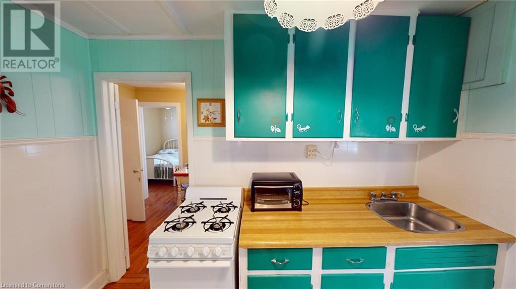 Photo 9 of 376 Oakwood Avenue, Crystal Beach ON