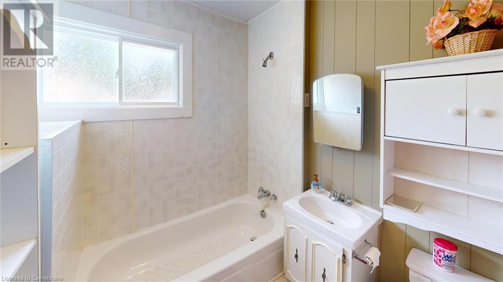 Photo 12 of 376 Oakwood Avenue, Crystal Beach ON