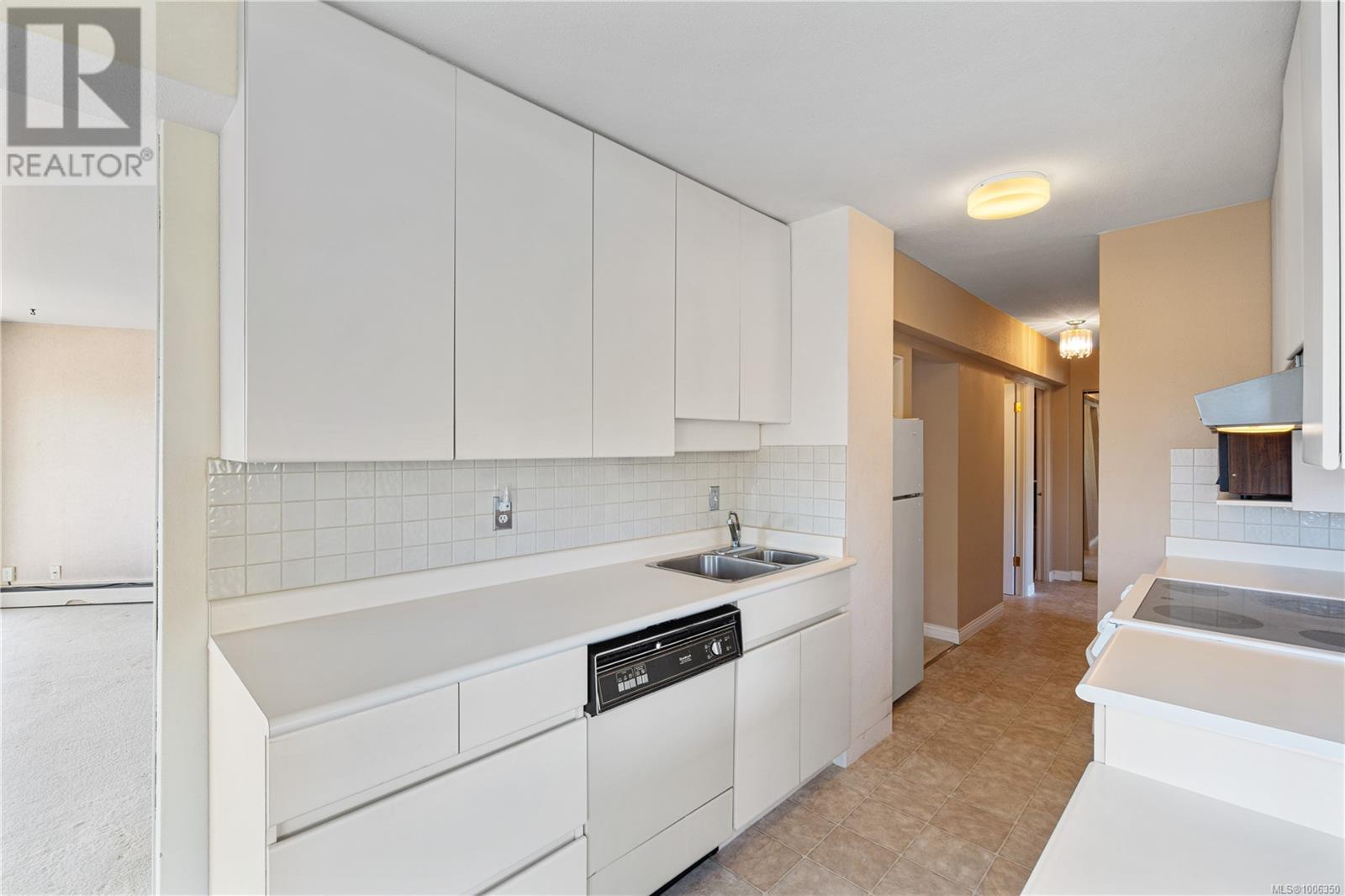 #301 375 NEWCASTLE AVE - Image 6