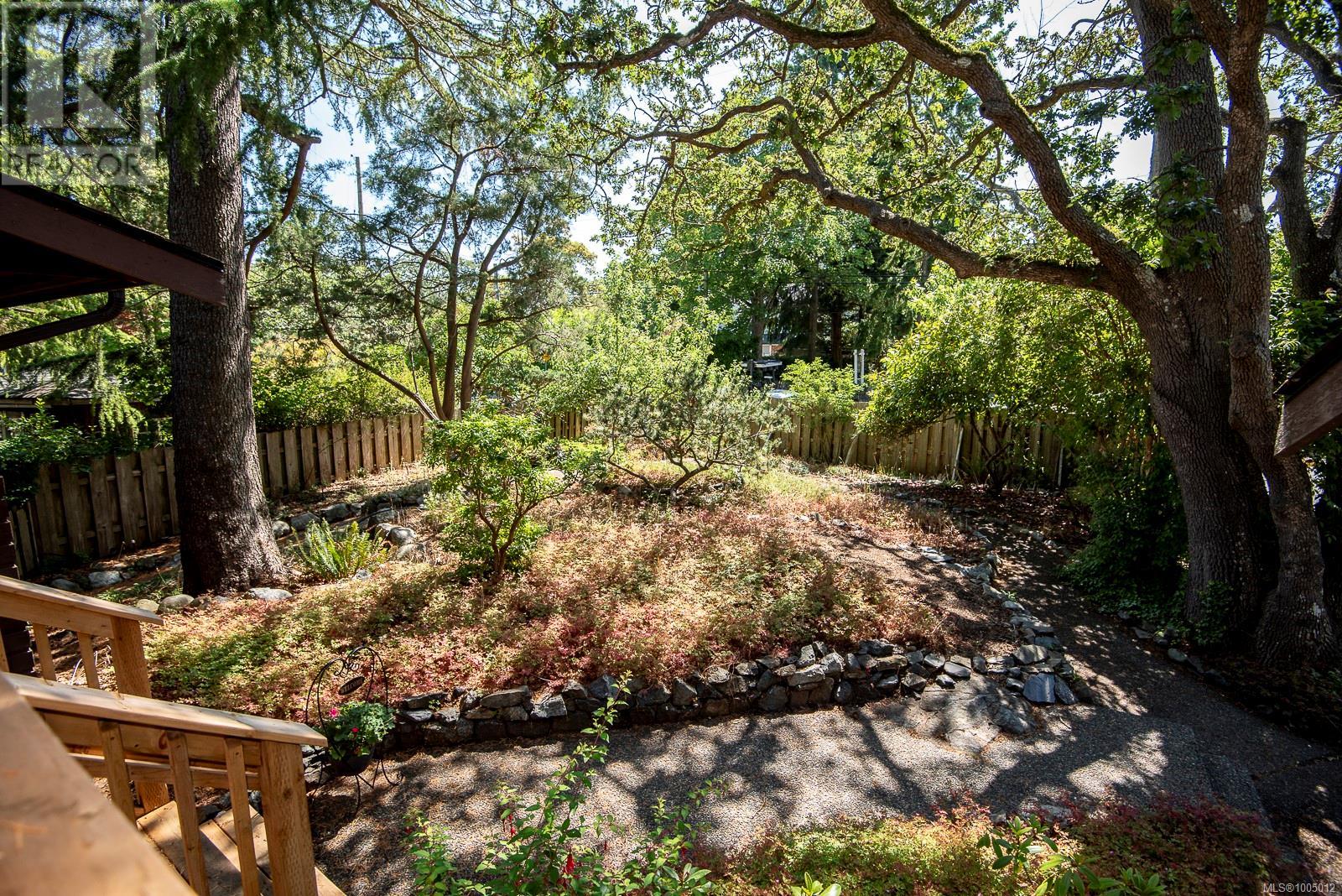 Photo 14 of 937 Pemberton Rd, Victoria BC
