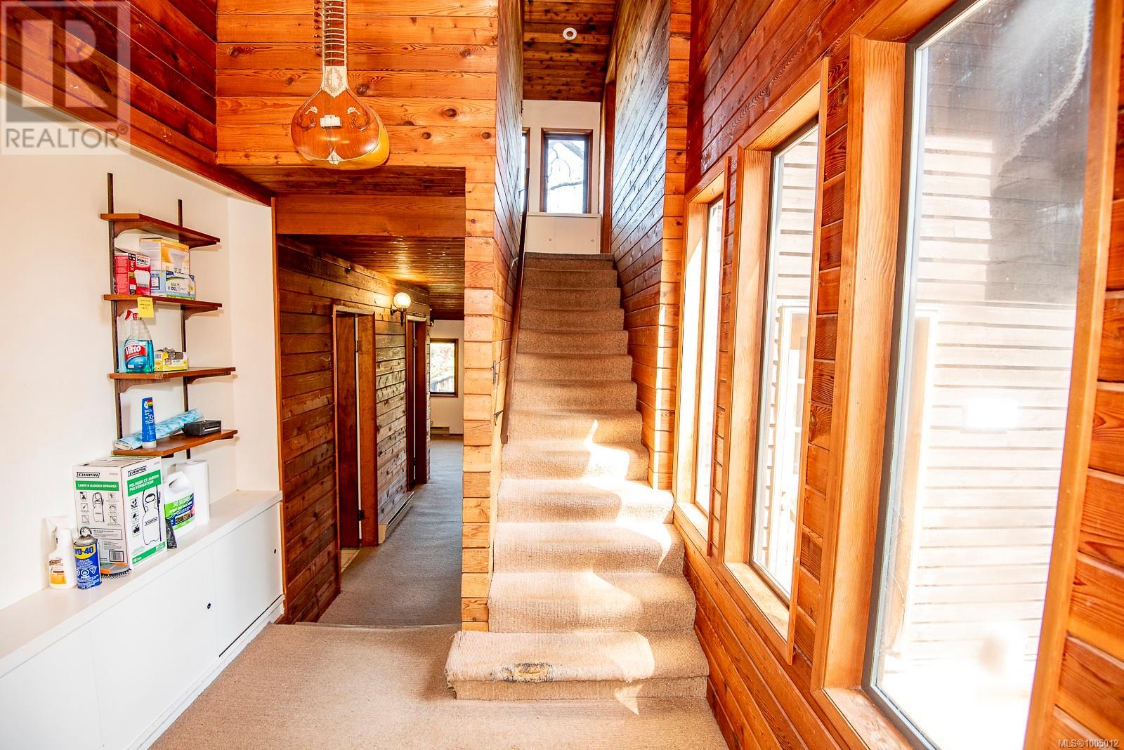 Photo 6 of 937 Pemberton Rd, Victoria BC