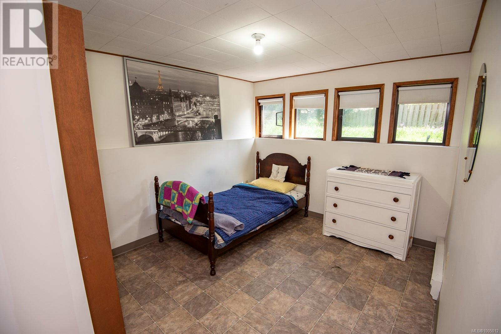 Photo 36 of 937 Pemberton Rd, Victoria BC