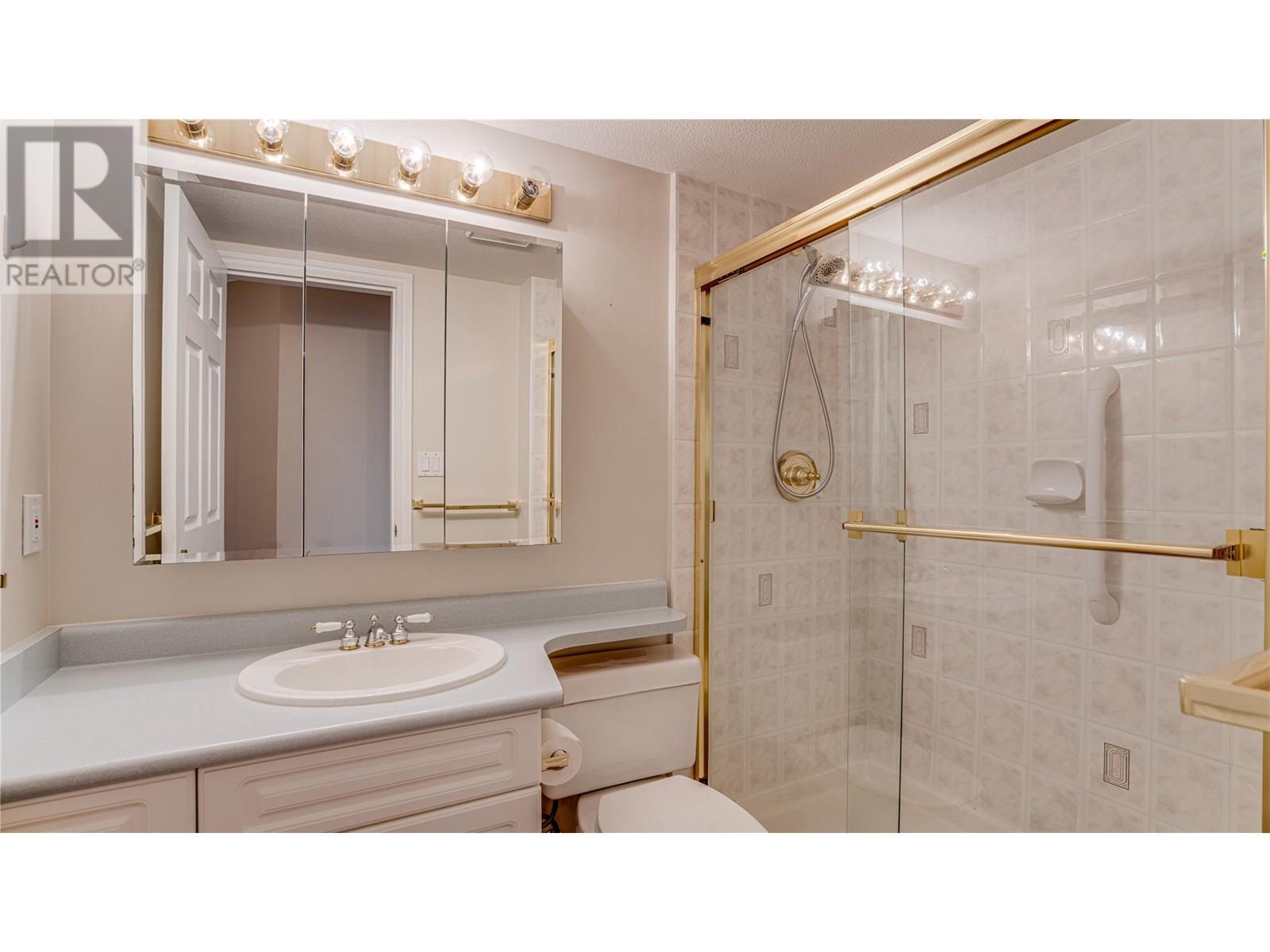 316 3300 Centennial Drive, Vernon
