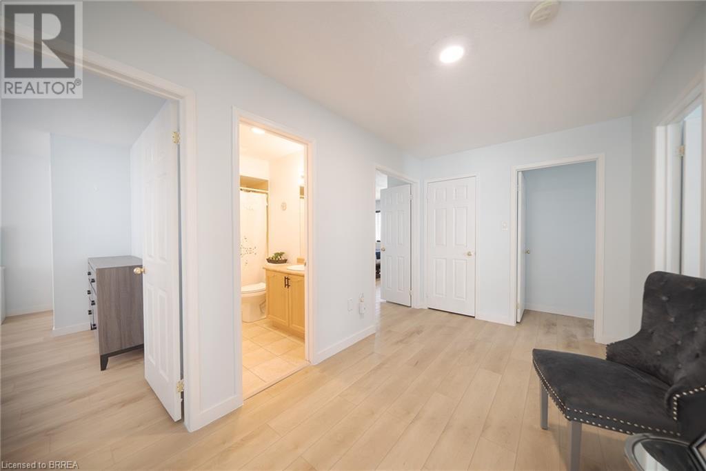 Photo 35 of 70 Blackburn Drive, Brantford ON