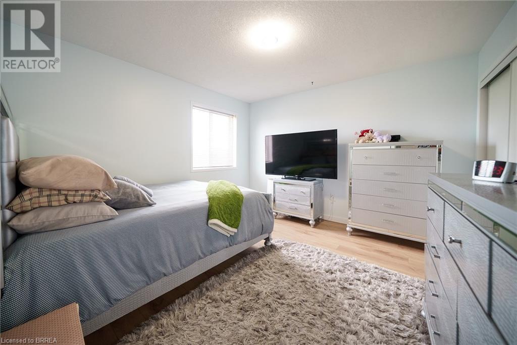 Photo 24 of 70 Blackburn Drive, Brantford ON