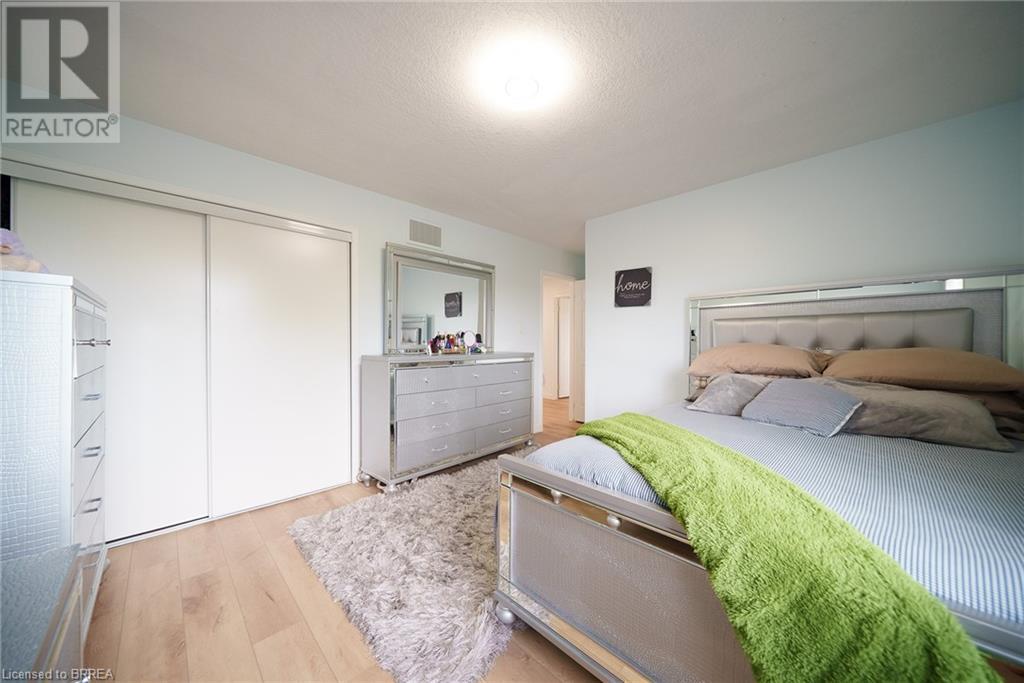 Photo 6 of 70 Blackburn Drive, Brantford ON