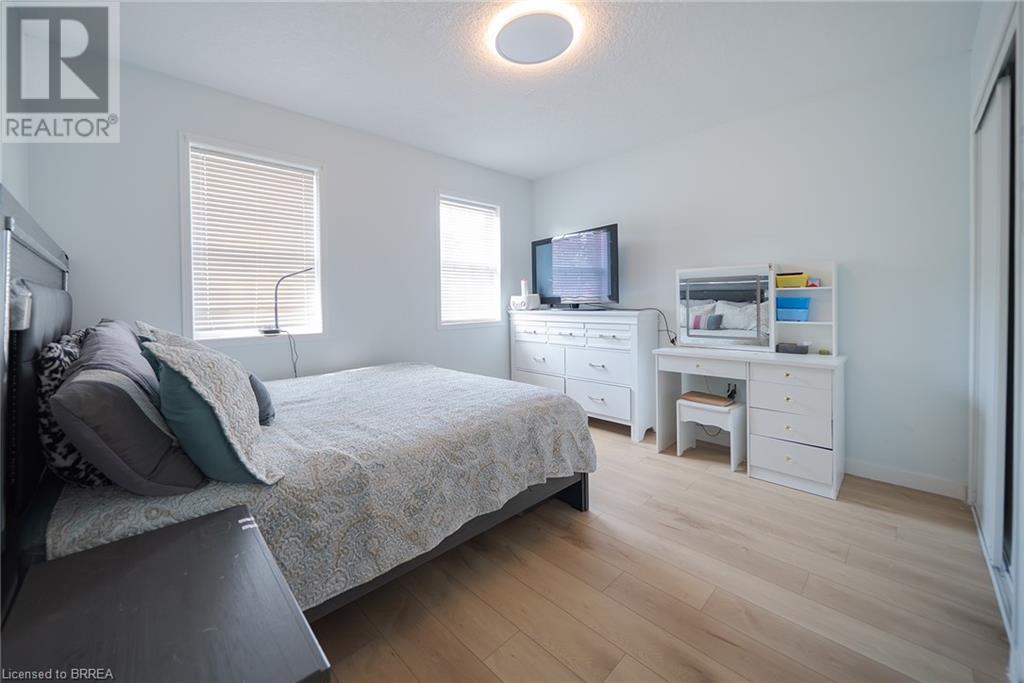 Photo 4 of 70 Blackburn Drive, Brantford ON