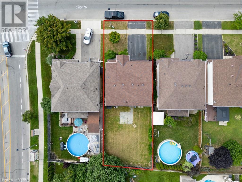 Photo 31 of 70 Blackburn Drive, Brantford ON