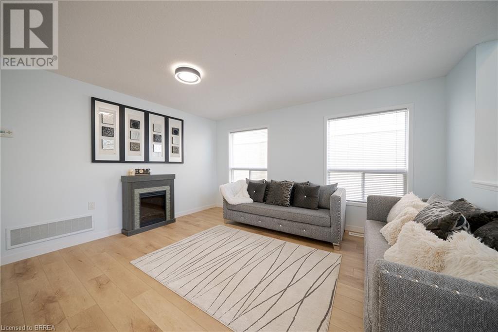 Photo 13 of 70 Blackburn Drive, Brantford ON