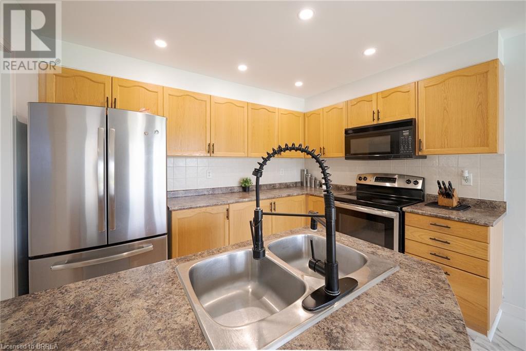 Photo 7 of 70 Blackburn Drive, Brantford ON