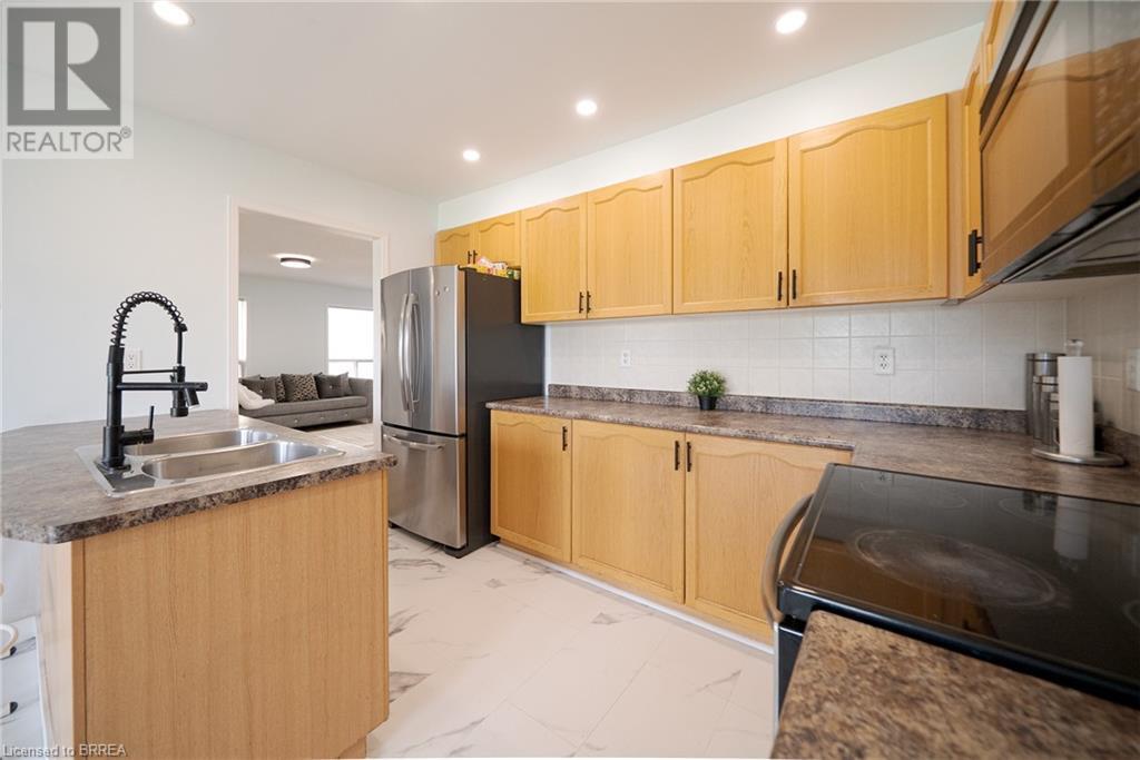 Photo 29 of 70 Blackburn Drive, Brantford ON
