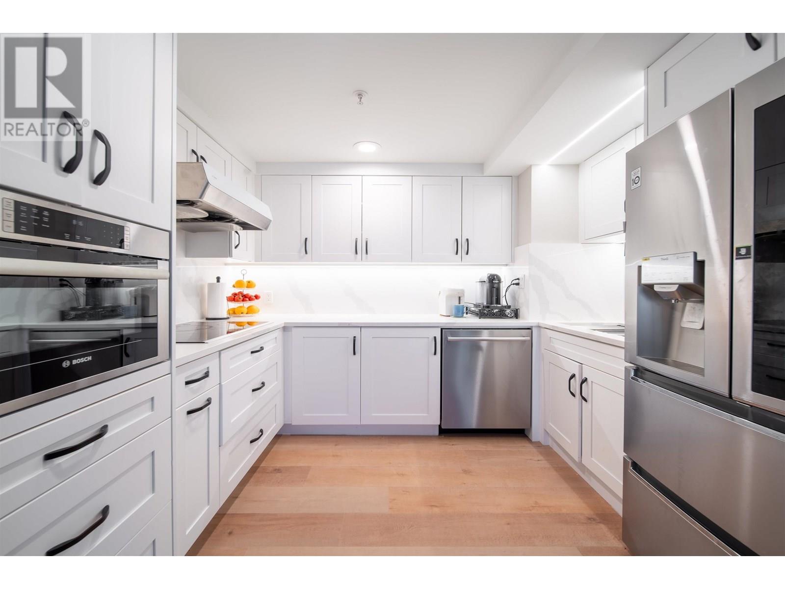 Photo 14 of 906 1288 Marinaside Crescent, Vancouver BC