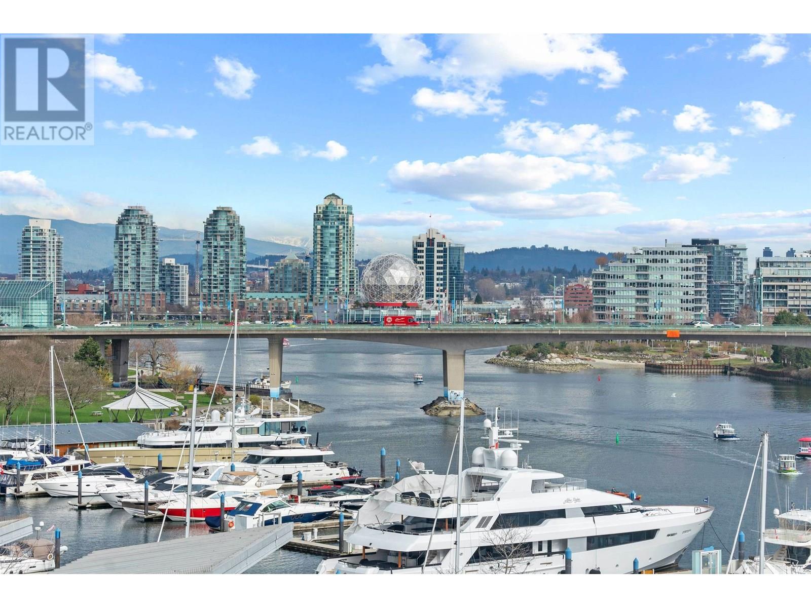 Photo 3 of 906 1288 Marinaside Crescent, Vancouver BC