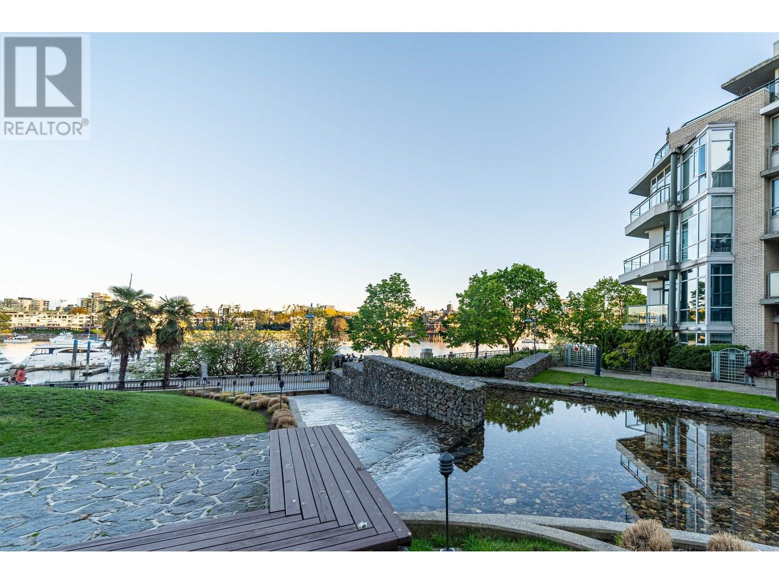 Photo 5 of 906 1288 Marinaside Crescent, Vancouver BC