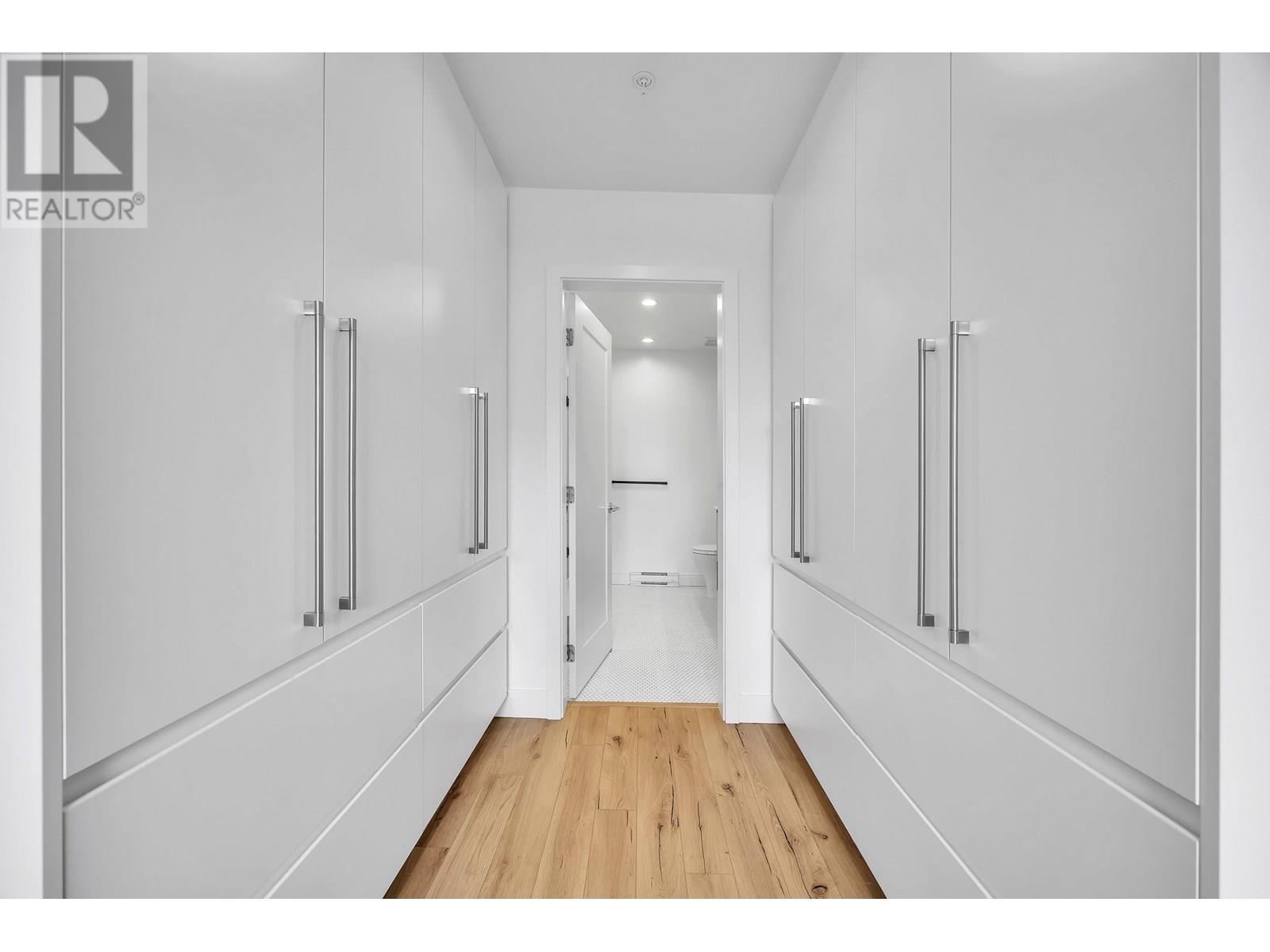 Photo 12 of 626 55 Klahanie Drive, Port Moody BC