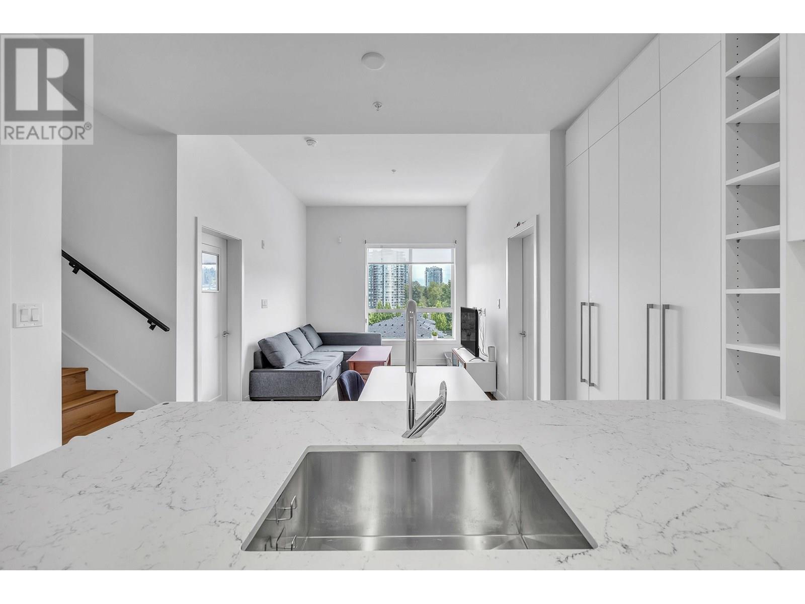 Photo 3 of 626 55 Klahanie Drive, Port Moody BC