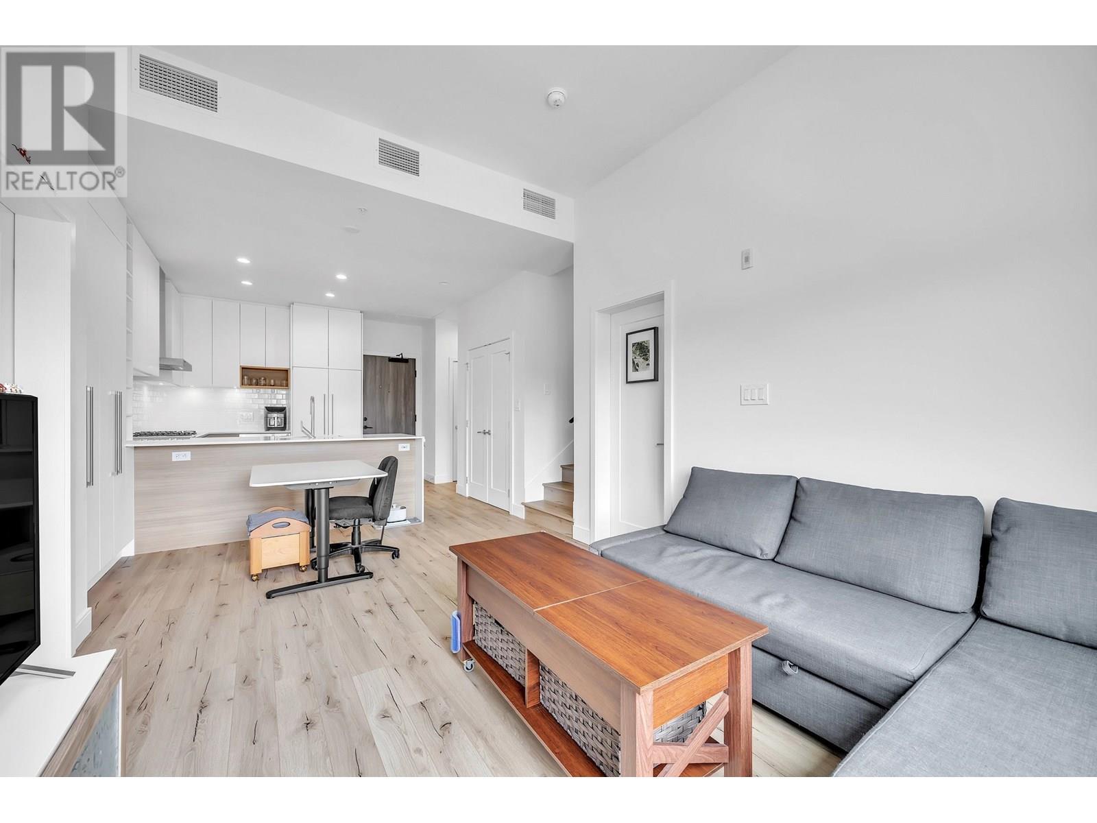 Photo 8 of 626 55 Klahanie Drive, Port Moody BC