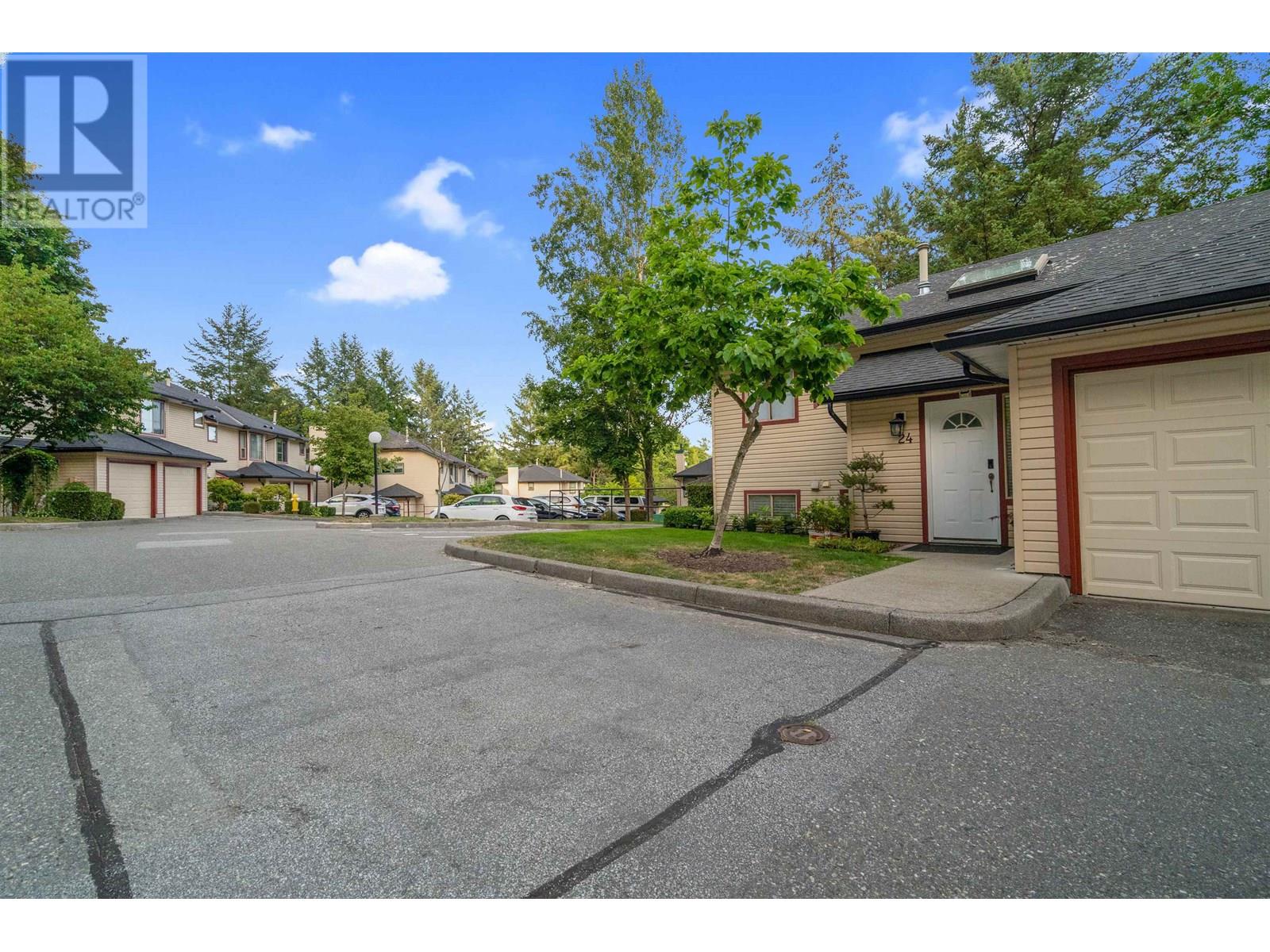 Photo 5 of 24 21960 River Road, Maple Ridge BC