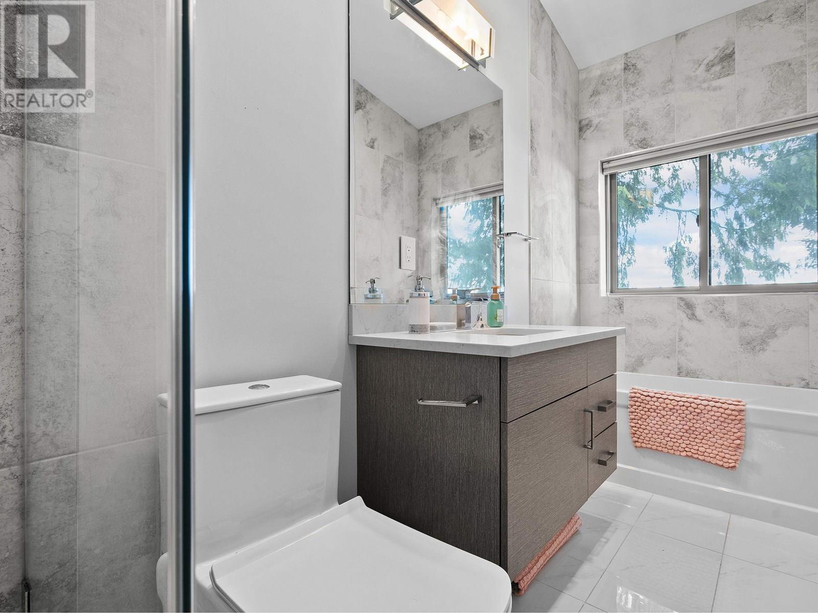 Photo 22 of 503 Crestwood Avenue, North Vancouver BC