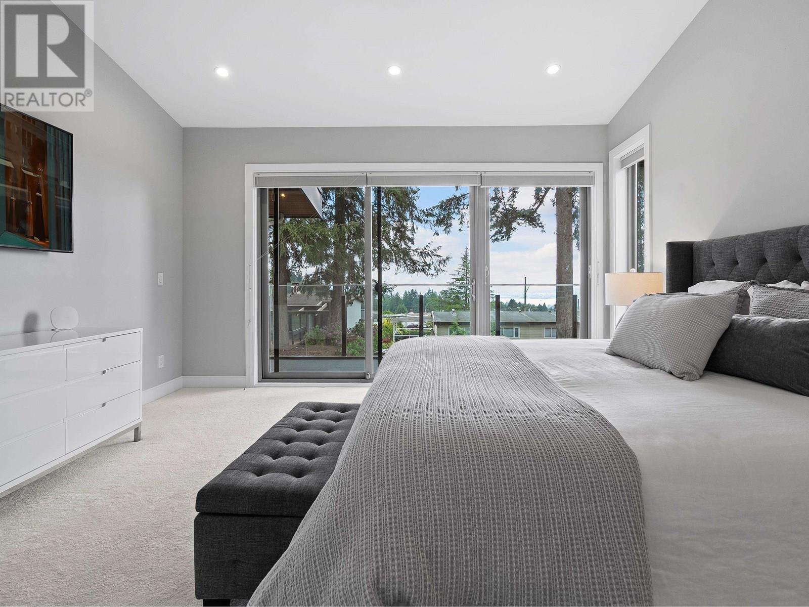 Photo 23 of 503 Crestwood Avenue, North Vancouver BC