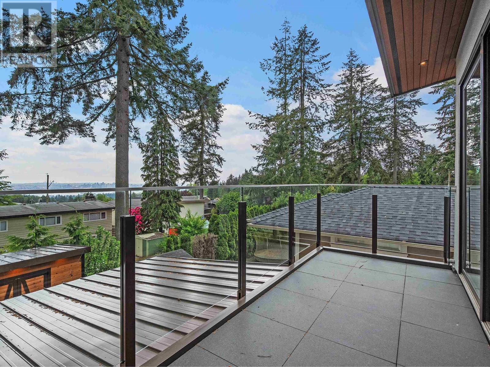 Photo 27 of 503 Crestwood Avenue, North Vancouver BC