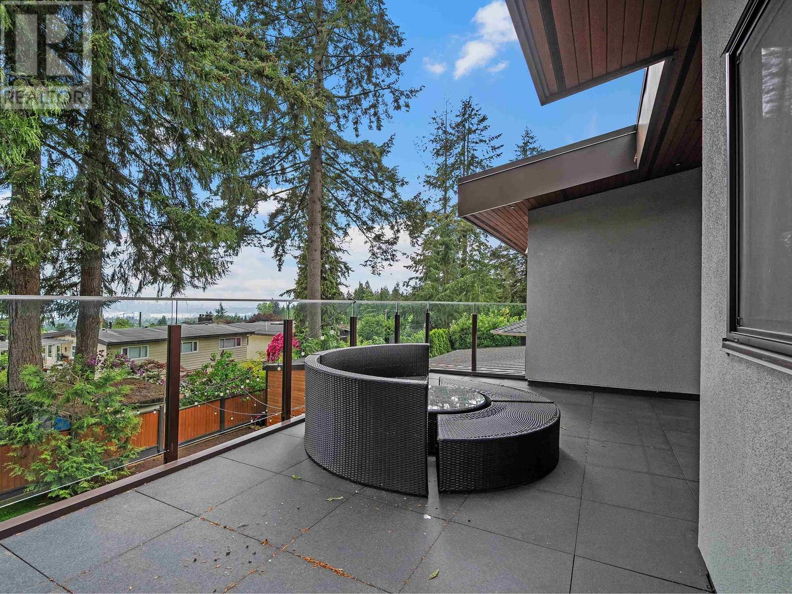Photo 31 of 503 Crestwood Avenue, North Vancouver BC