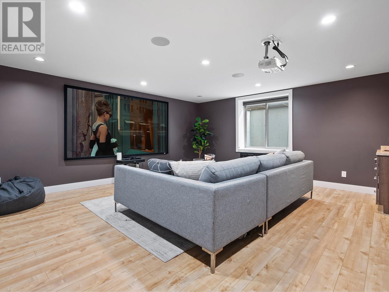 Photo 35 of 503 Crestwood Avenue, North Vancouver BC