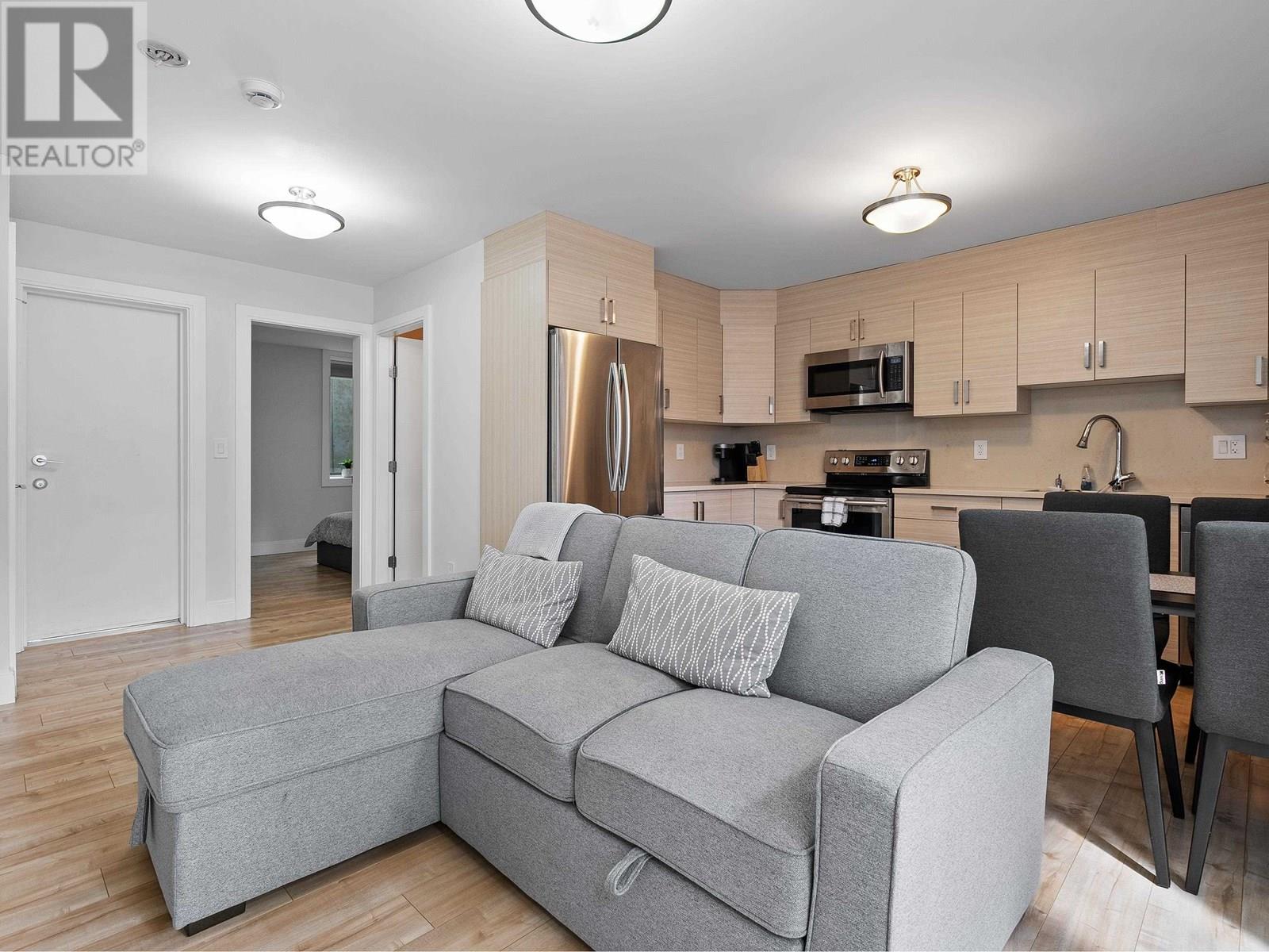 Photo 38 of 503 Crestwood Avenue, North Vancouver BC