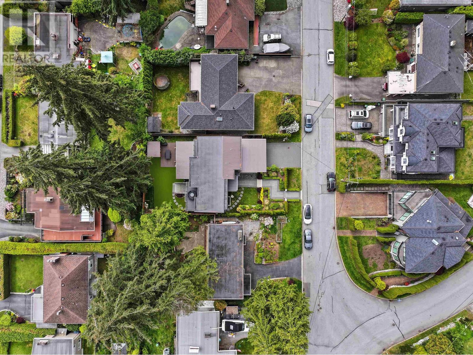 Photo 39 of 503 Crestwood Avenue, North Vancouver BC