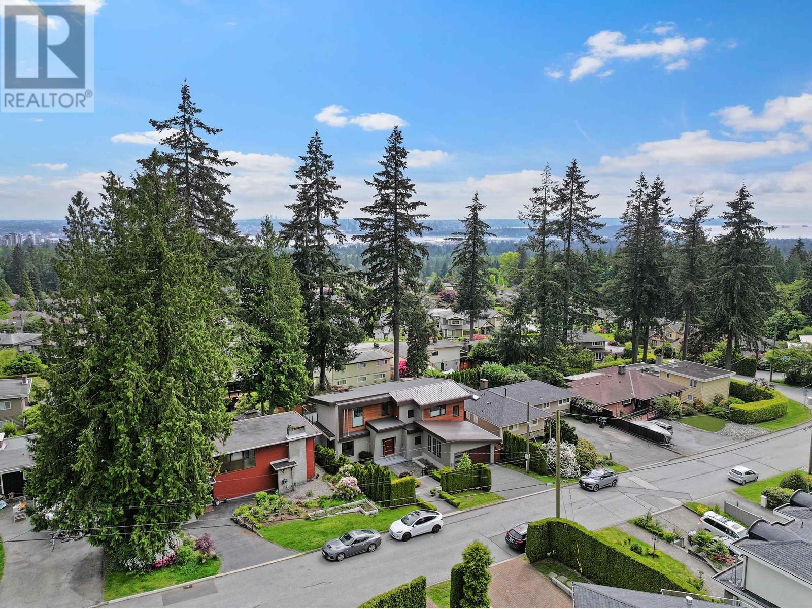 Photo 40 of 503 Crestwood Avenue, North Vancouver BC