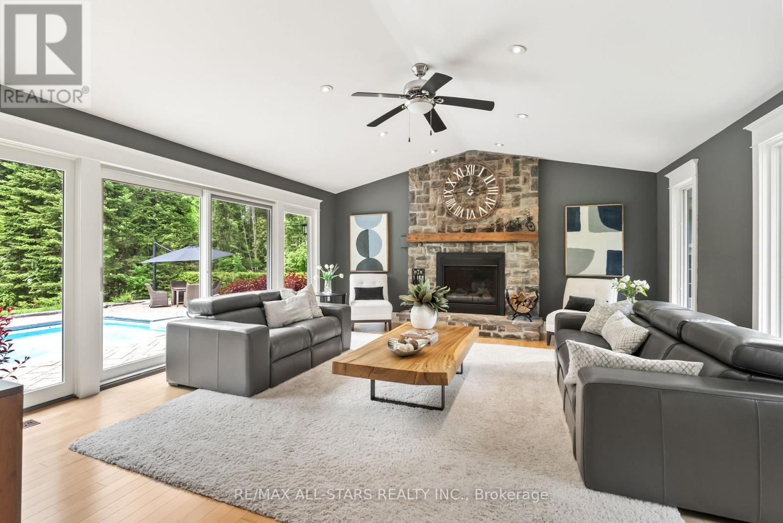 Photo 48 of 523 Davis Drive, Uxbridge ON